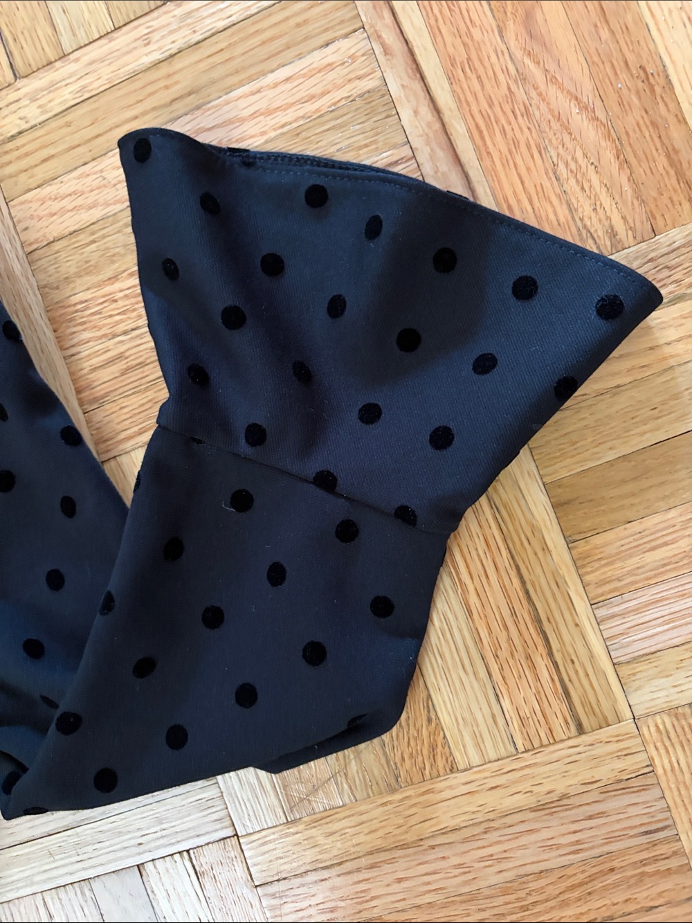 NWT Black Bell-Sleeve Shift Dress - Textured Polka Dot - Old Navy Womens Size XS - Picture 3 of 10